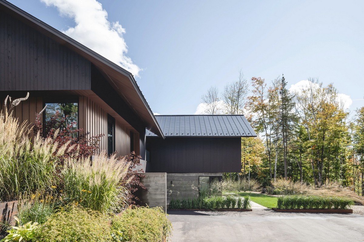 Деревянный загородный дом для семьи в Канаде
