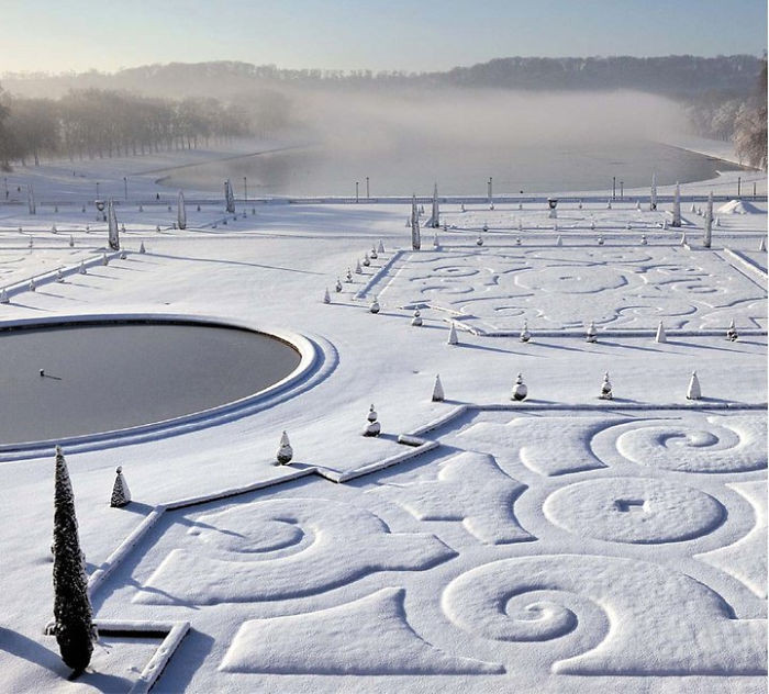 Зима создаёт настоящие произведения искусства