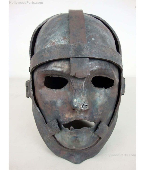 Страшные маски из прошлого, от которых пробирает дрожь