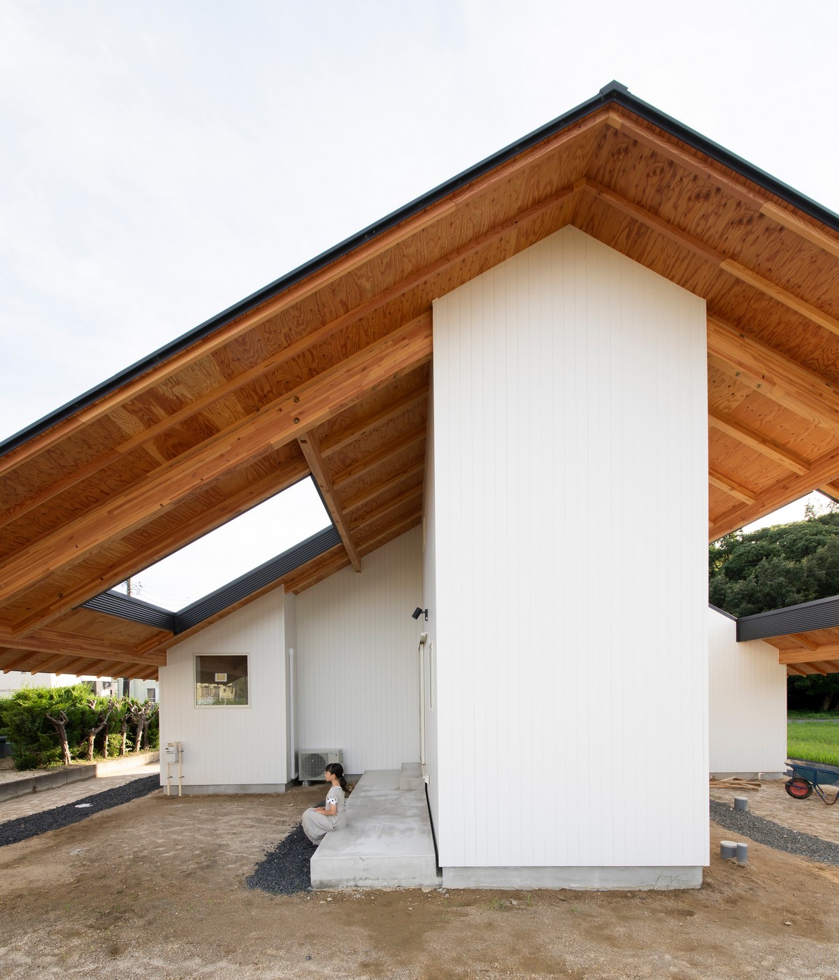 Сельский деревянный дом в Японии окружающую, среду, Katsutoshi, между, проекте, Sasaki, сельхозугодья, комнат, пространство, глубиной, карниз, пространством, внутренним, узким, крышей, Путем, переосмысления, размещен, перевернут, Насколько