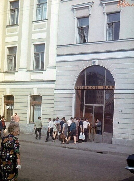 Атмосферные пивные времен Советского Союза на снимках