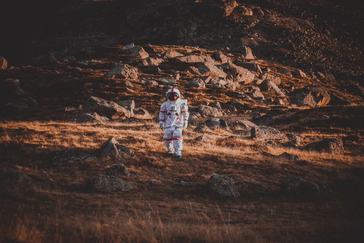Космонавт, который ищет пригодную для жизни планету