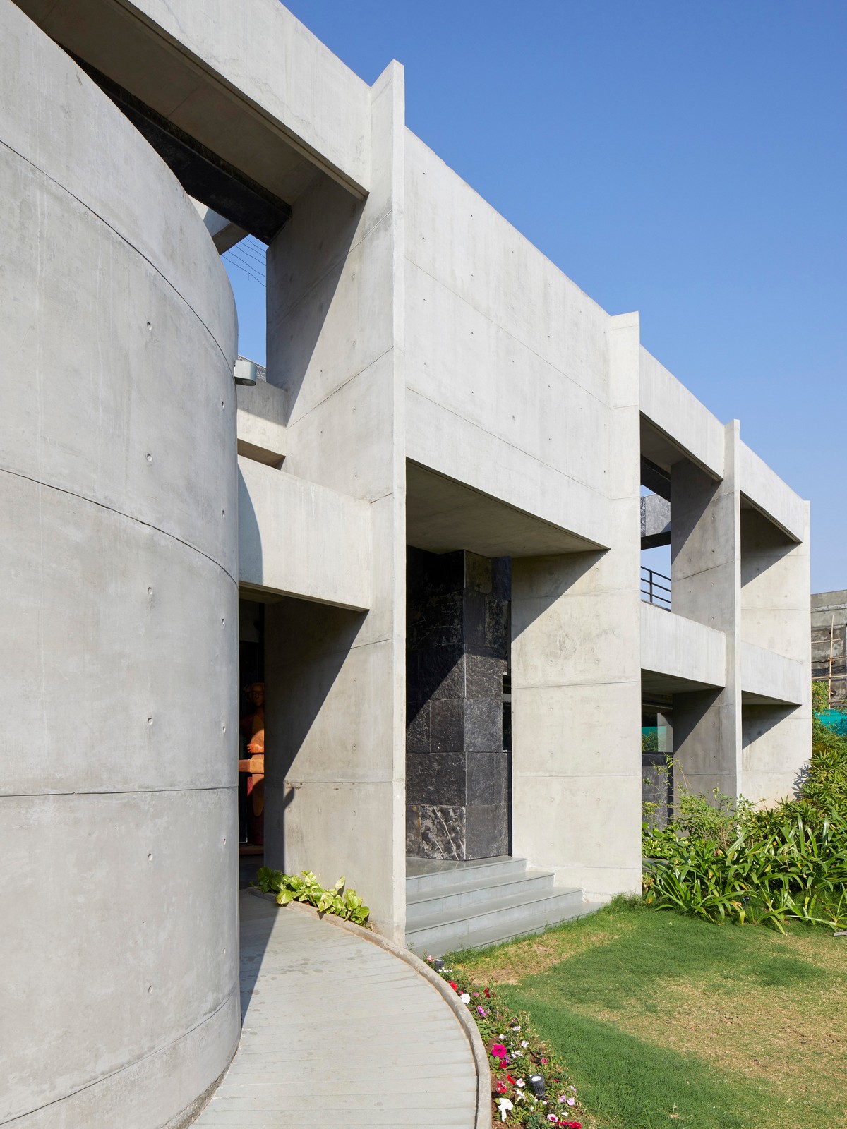 Стильная бетонная резиденция в Индии Картинки и фото