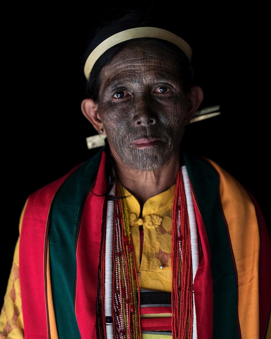 Последние женщины племен с татуированными лицами из Мьянмы