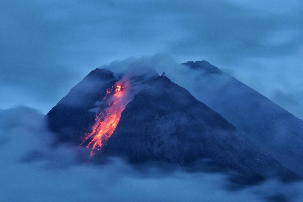 Вулкан Мерапи Индонезия извержение
