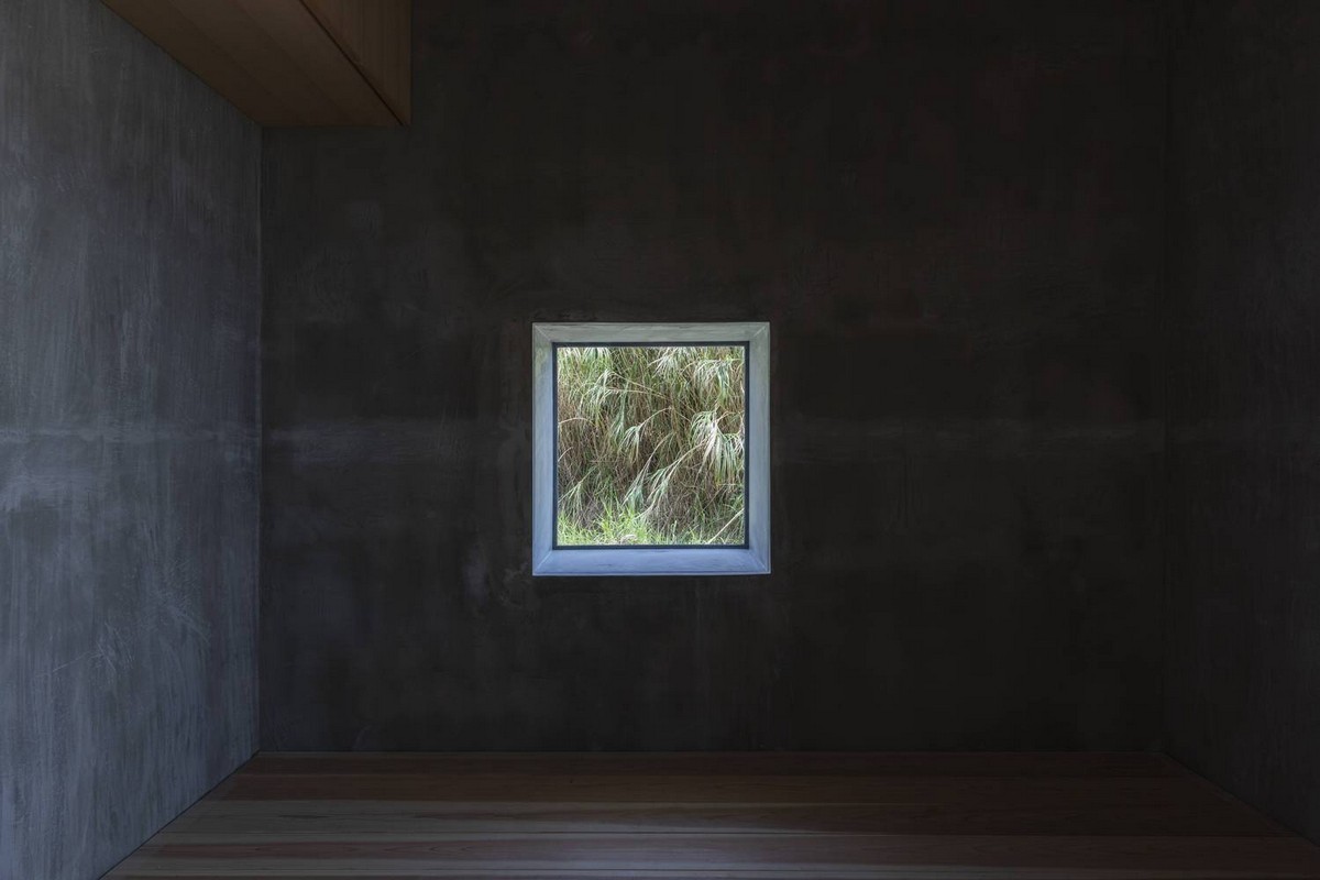 Бетонный дом с мастерской в Японии Картинки и фото