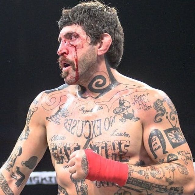 Боец MMA Диего Гарихо, который ведет двойную жизнь