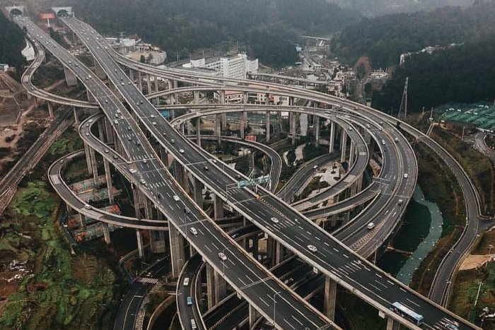 Как китайцы так быстро строят дороги?