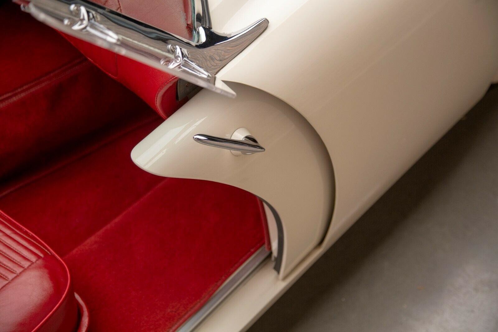 Уникальный американский спортивный автомобиль Kaiser Darrin 1950-х годов
