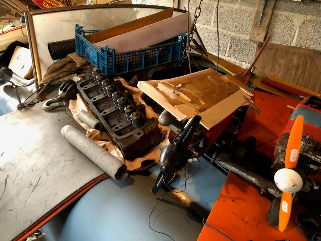 MG roadster 1960 года выпуска 20 лет простоял под кучей мусора в гараже