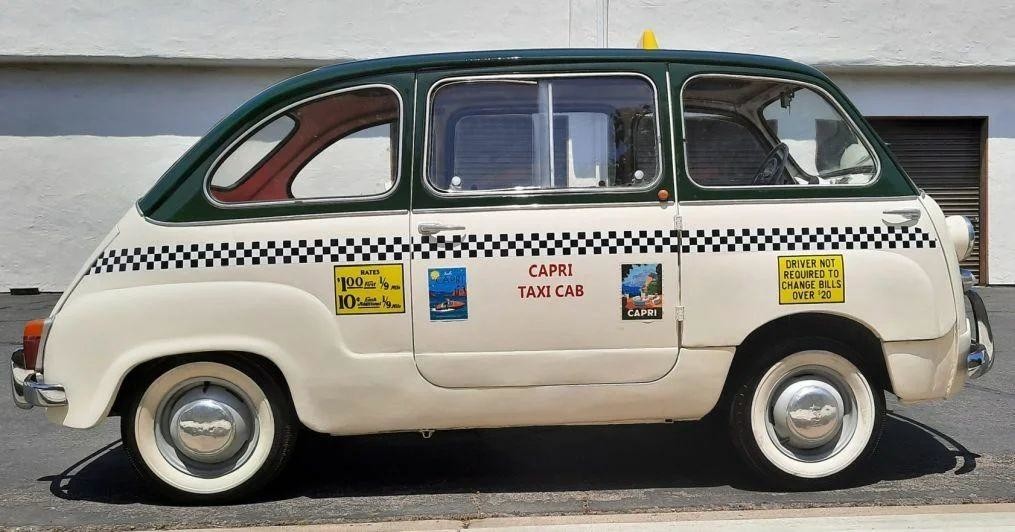 Крохотный микроавтобус Fiat Multipla из шестидесятых