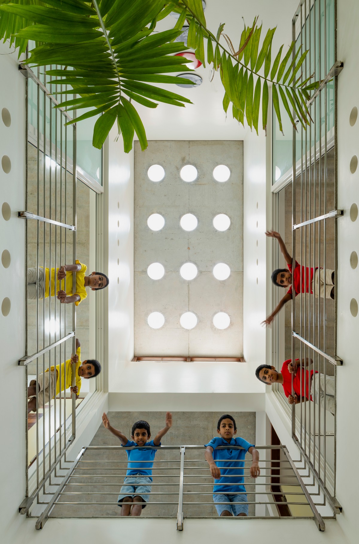 Роскошный дом с биофильным дизайном в Индии которая, делают, Проект, крыше, жизни, детей, создает, которые, дизайном, этаже, стены, пространство, комнатой, социальную, одним, любимым, зелени, местом, света, обилие