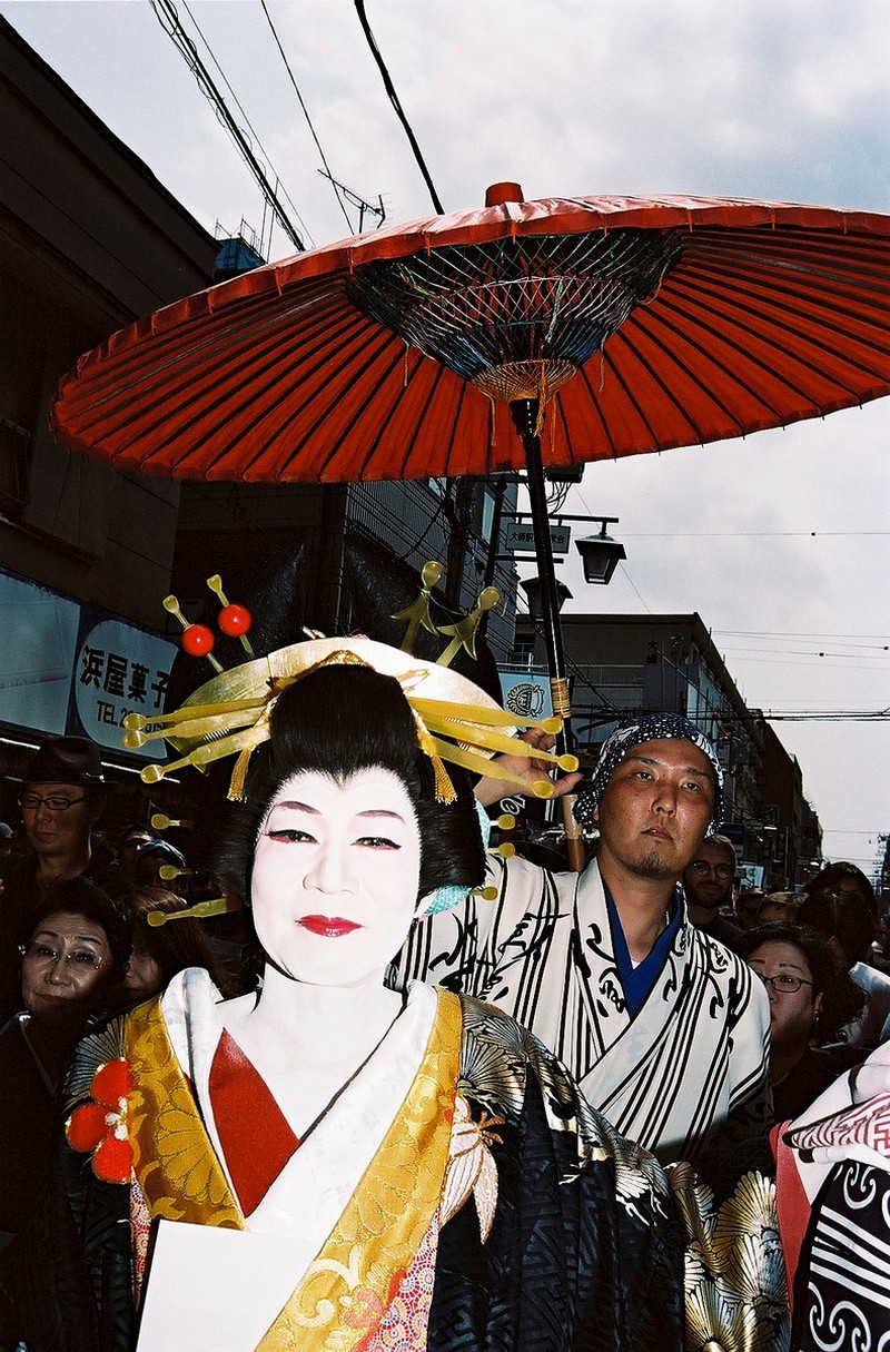 Фестиваль Канамара Мацури в Японии на снимках