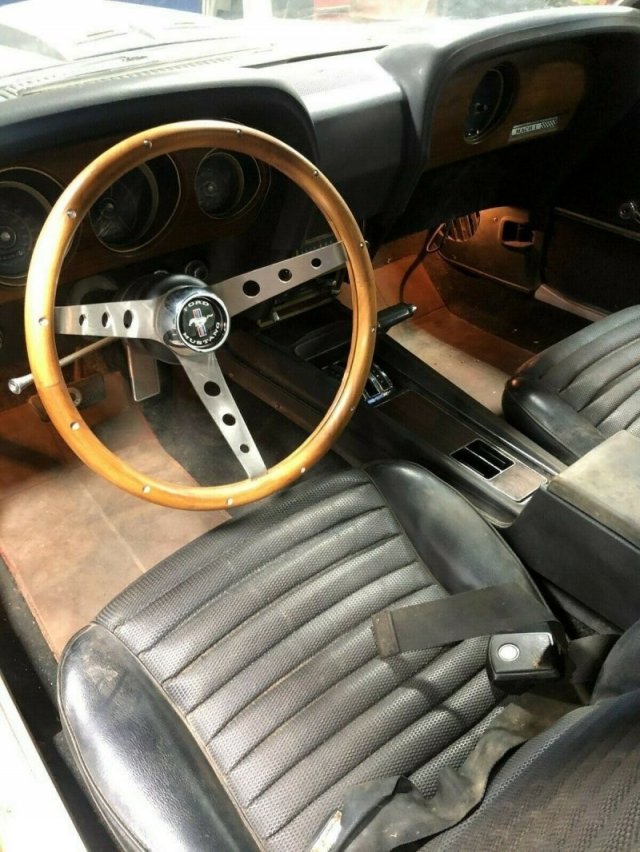 Ford Mustang 1969 года, который простоял 40 лет без движения