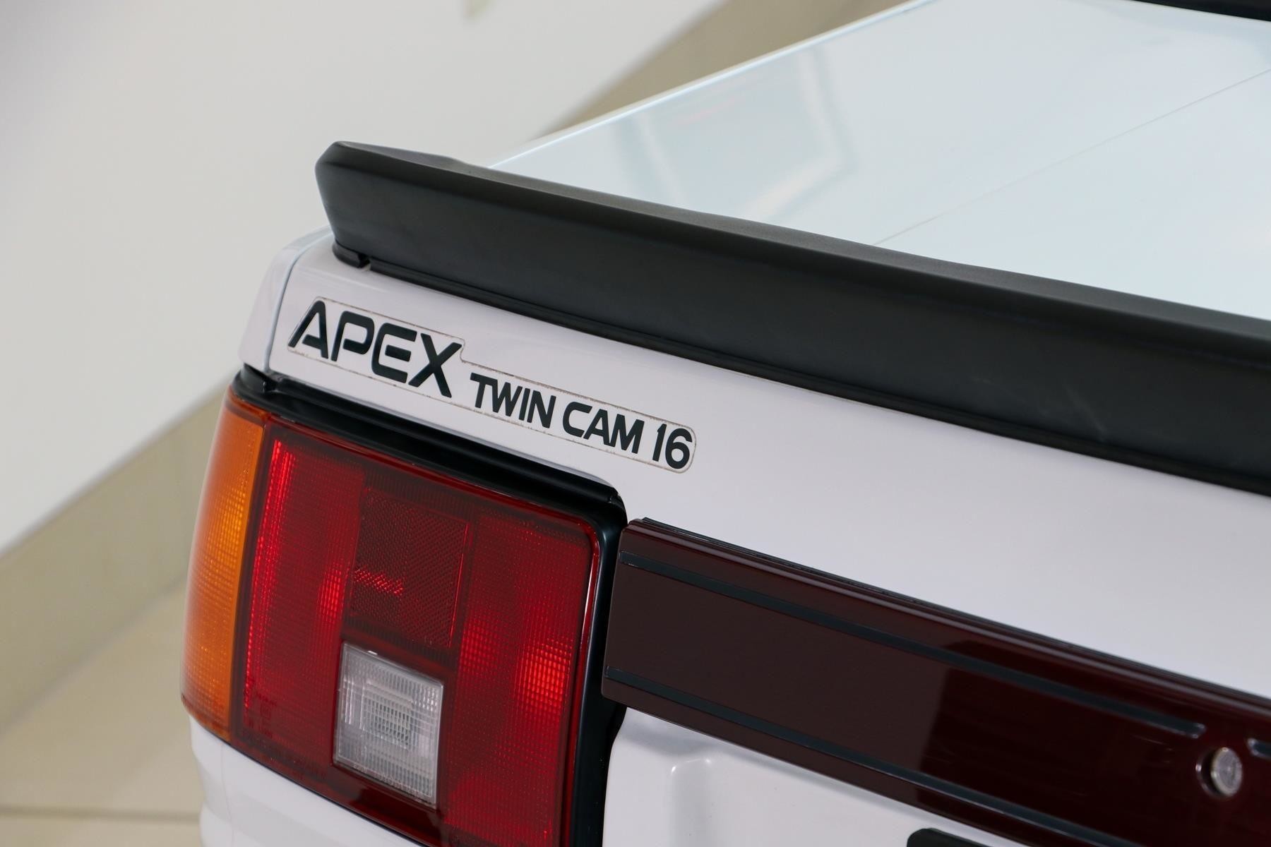 Культовая Corolla AE86 продается в Великобритании 