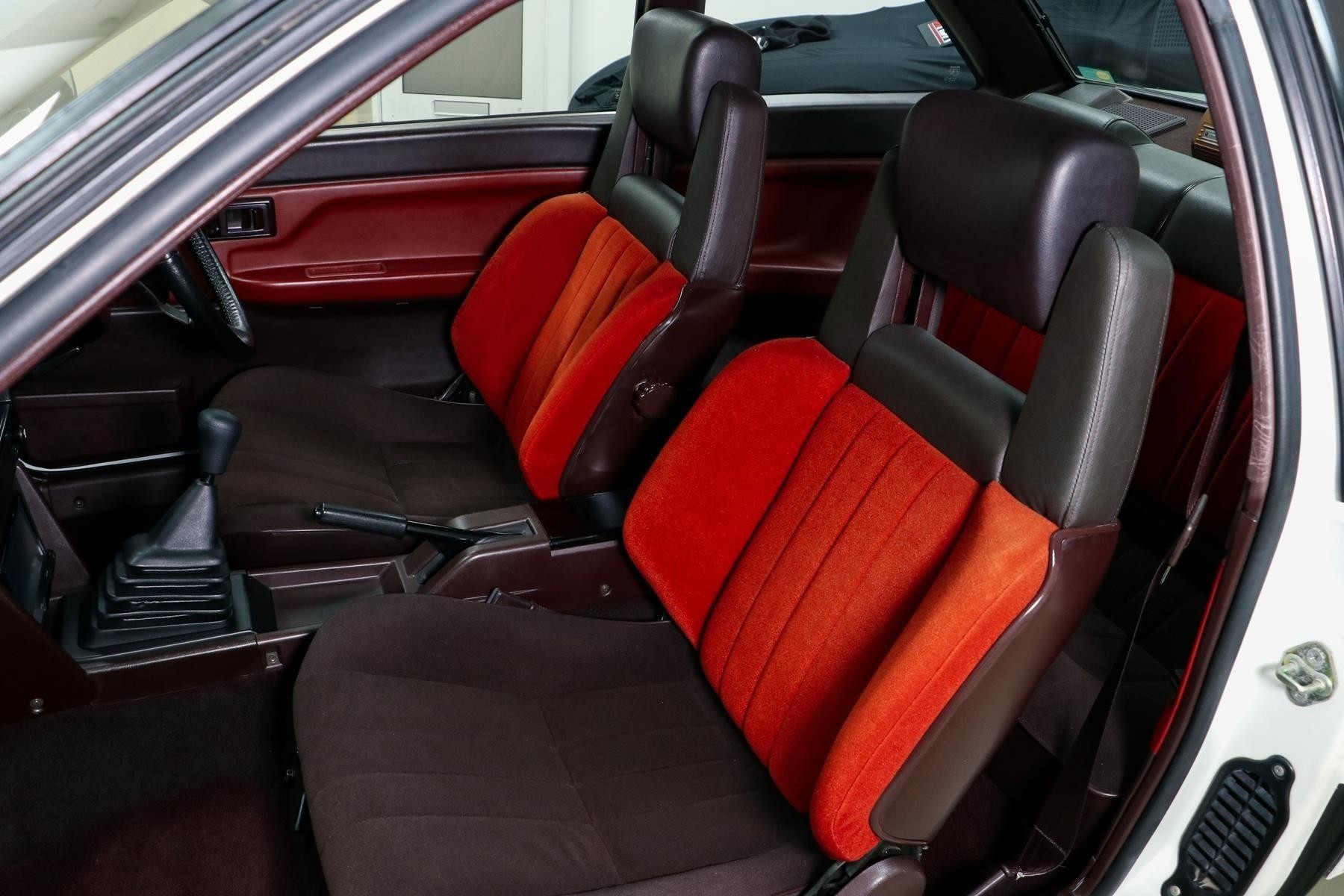Культовая Corolla AE86 продается в Великобритании 