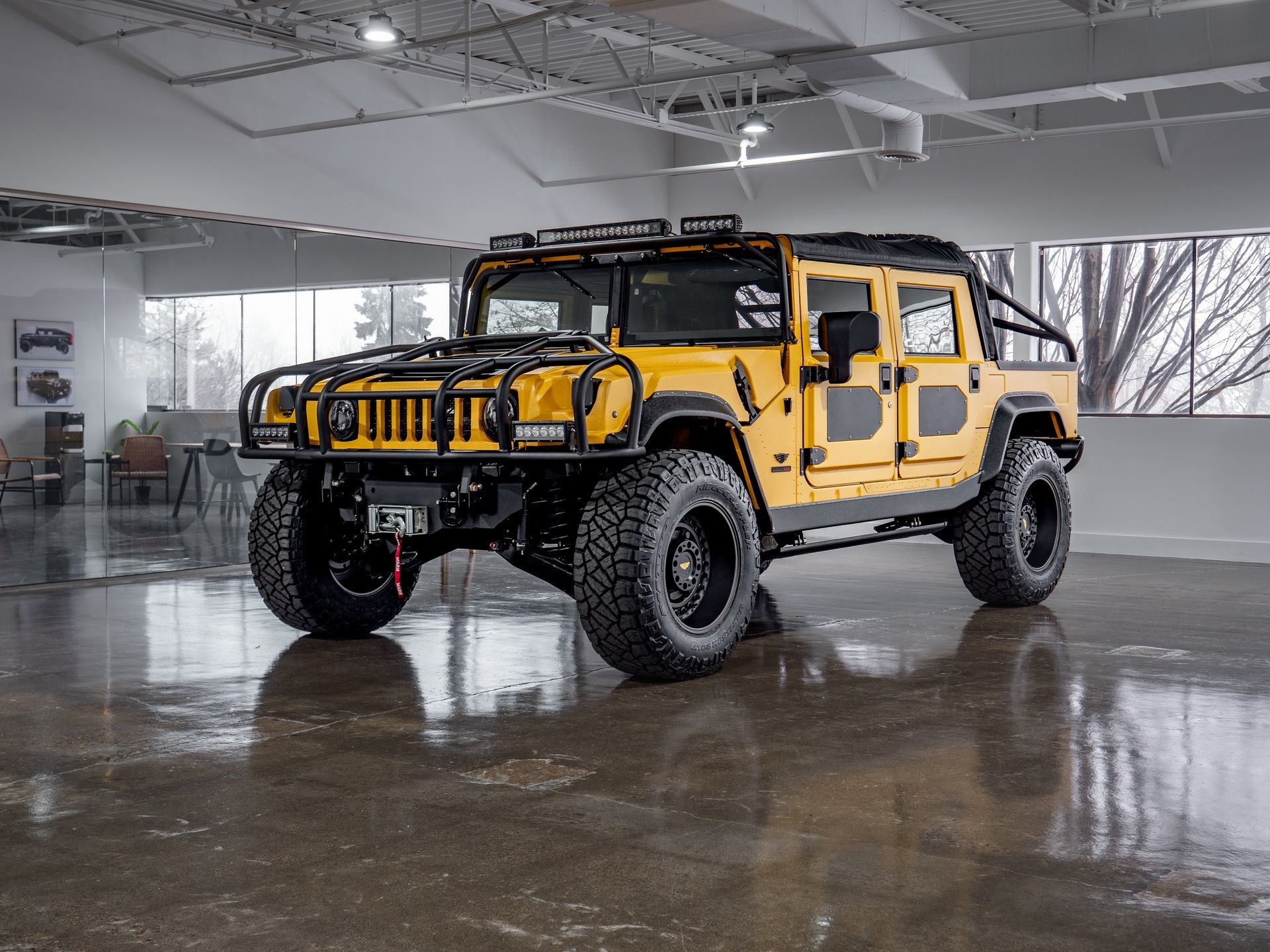 Ярко-желтый Hummer M1-R от Mil-Spec мощностью 800 лошадиных сил