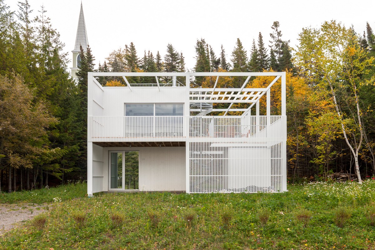 Современный семейный дом с необычной геометрией в Канаде Картинки и фото