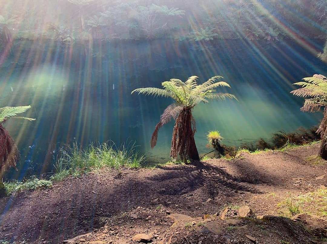 Австралийское сказочное озеро с бирюзовой водой