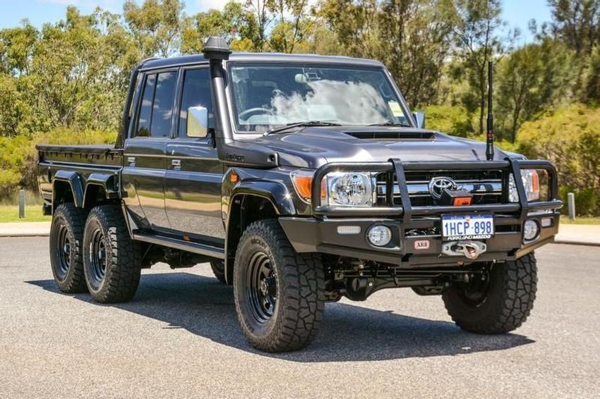 Шестиколесная модификация Toyota Land Cruiser 70