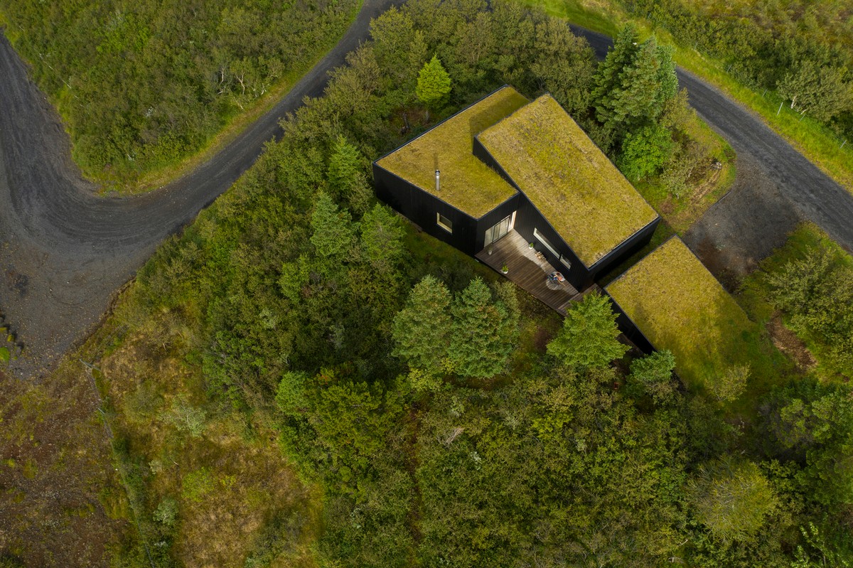 Дом с «живой» зеленой крышей в Исландии Картинки и фото