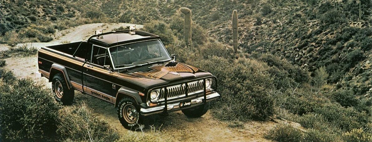 Американский пикап Jeep J10 Golden Eagle 1978 года