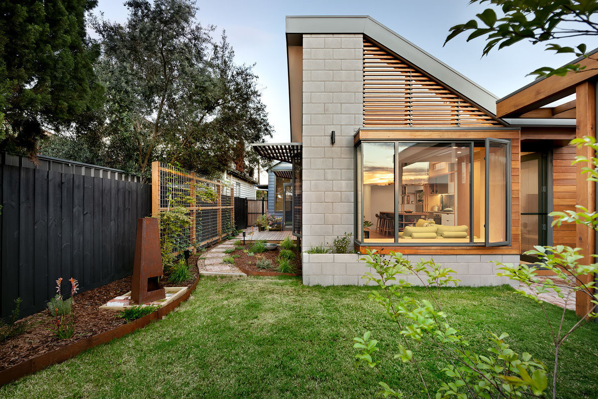 Современный энергоэффективный дом в Австралии также, пространства, всего, материалы, связь, пристройки, обеспечения, тесную, которая, имеет, целью, создание, энергоэффективности, экологические, которые, энергоэффективный, устойчивого, садом, жизни, север