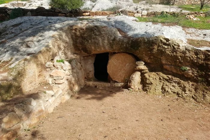 Что нашли ученые, вскрывшие гробницу Иисуса Христа?