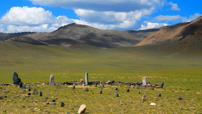 Почему целых 800 лет не могут найти гробницу Чингисхана?