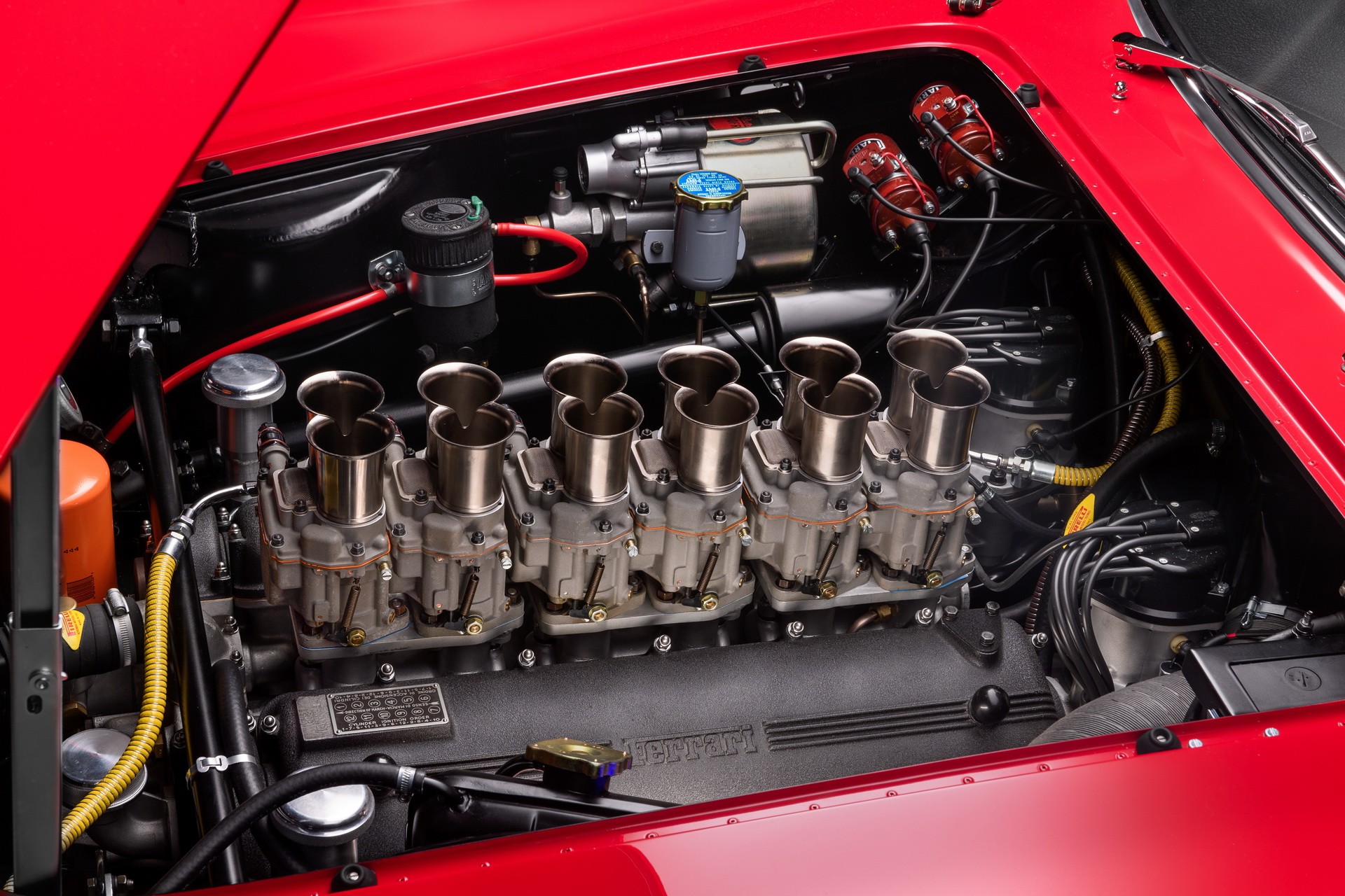 Впечатляющая реплика купе Ferrari 330 LMB