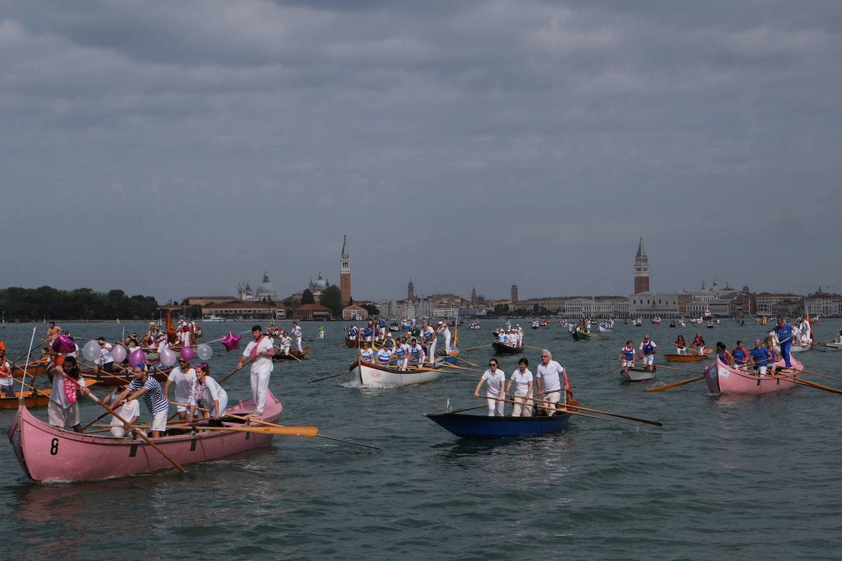 Ежегодная регата Vogalonga прошла Венеции