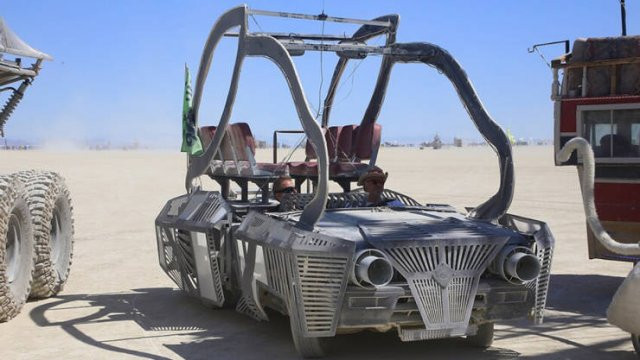 Постапокалиптический транспорт на фестивале Burning Man