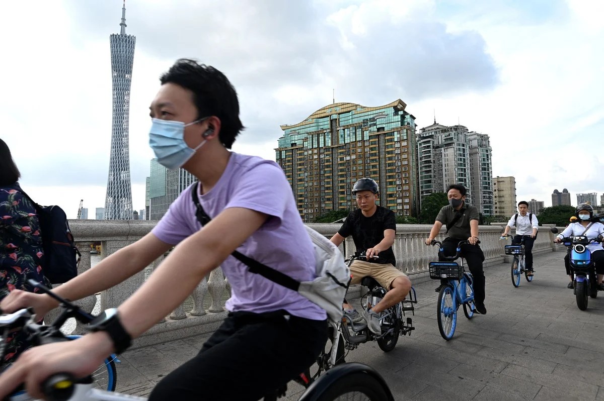 Восхождение на телебашню Гуанчжоу как аттракцион для туристов