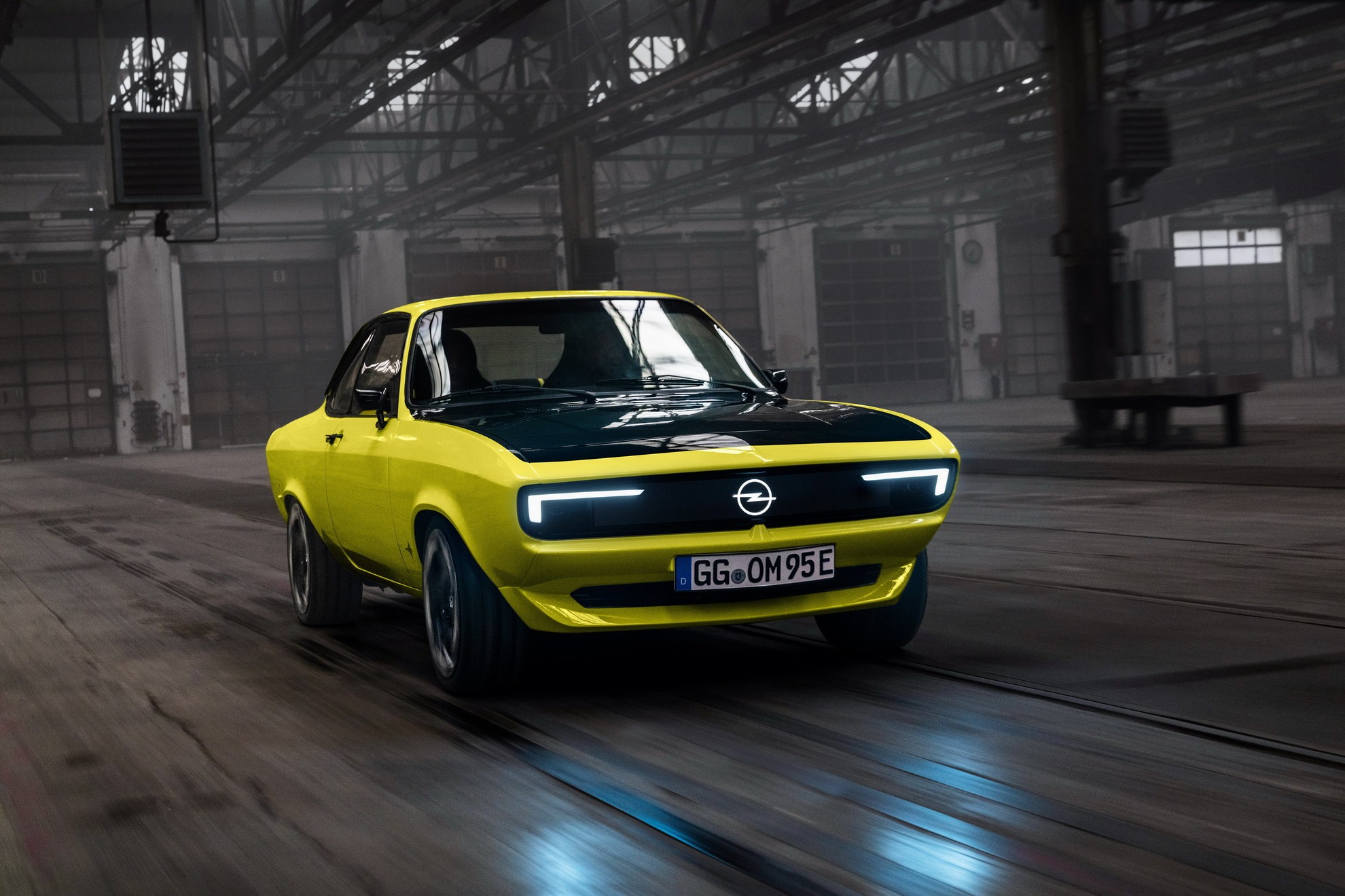 Manta GSe Elektromod — классический Opel стал электрическим