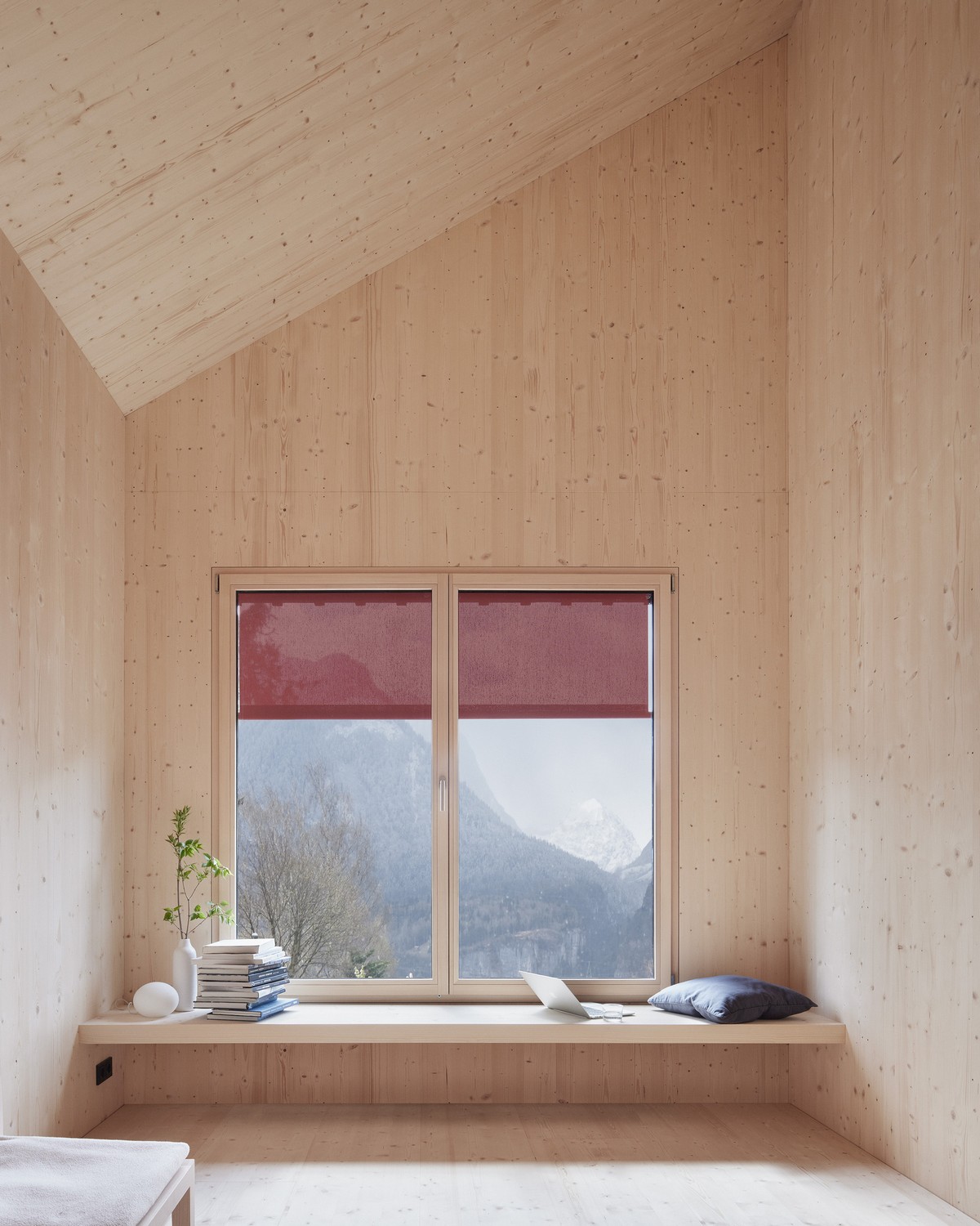 Двухэтажный дом из ели в Австрии