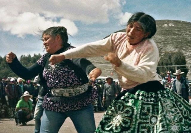 Таканакуй - фестиваль в Перу, где можно подраться с раздражающим человеком