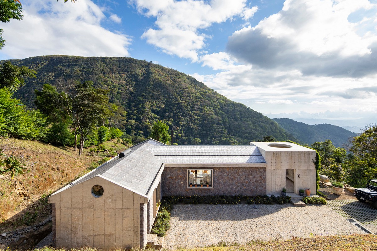 Каменный дом для отдыха в горах Коста-Рики архитектора, также, чтобы, энергию, горах, ПальмичалдеАкоста, жителей, новый, культурного, сознания, отражают, которые, существенной, главных, намерений, создать, простоты, реализуя, проекты, которое