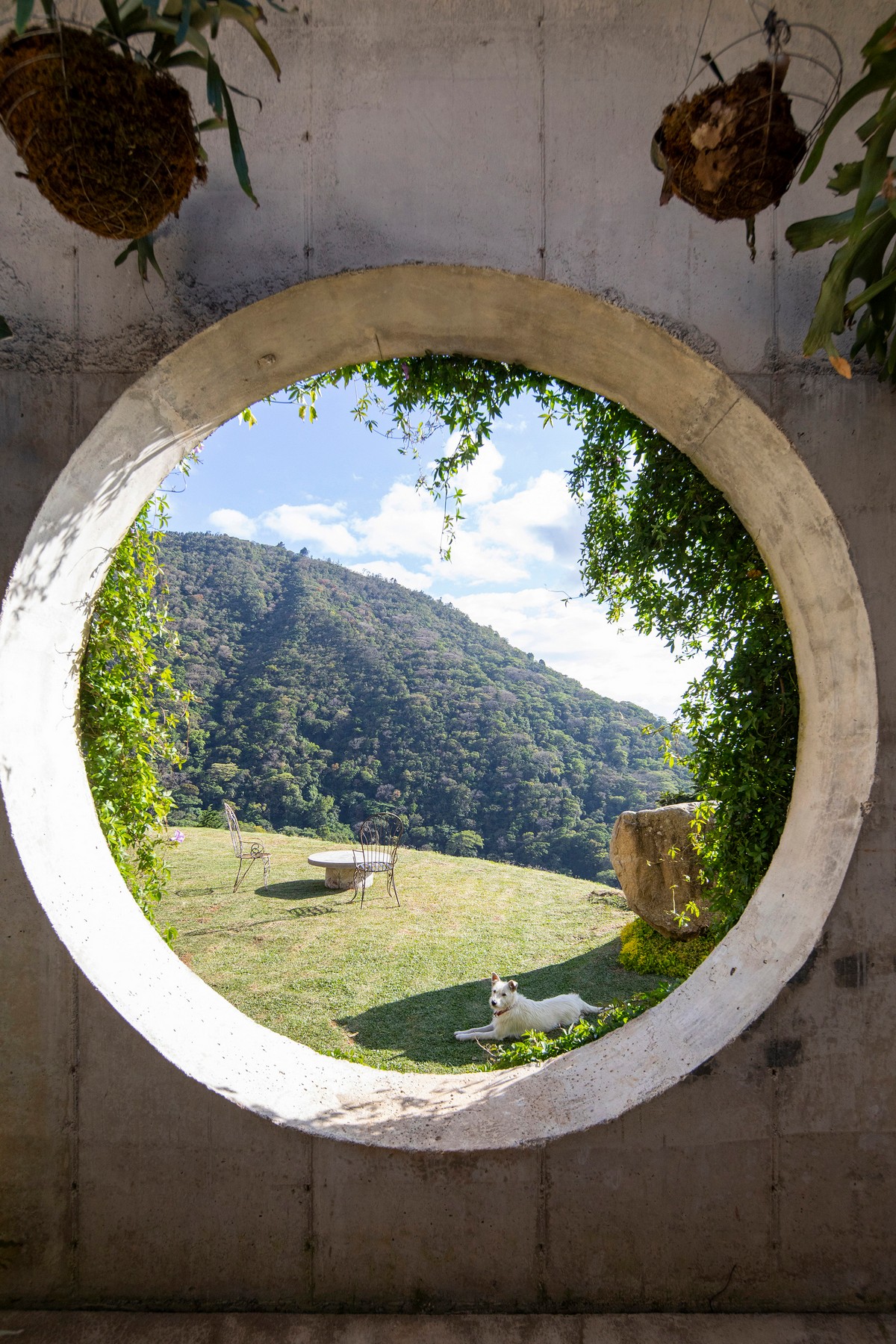 Каменный дом для отдыха в горах Коста-Рики