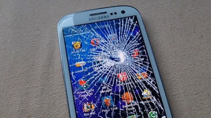 Противоуданый чехол: действительно ли он может защитить смартфон от неминуемой гибели?