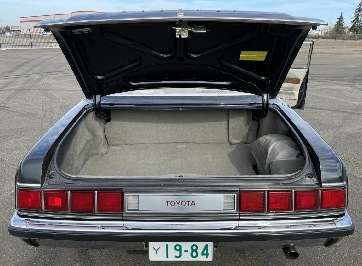 Toyota Century — совершенство родом из 80-х