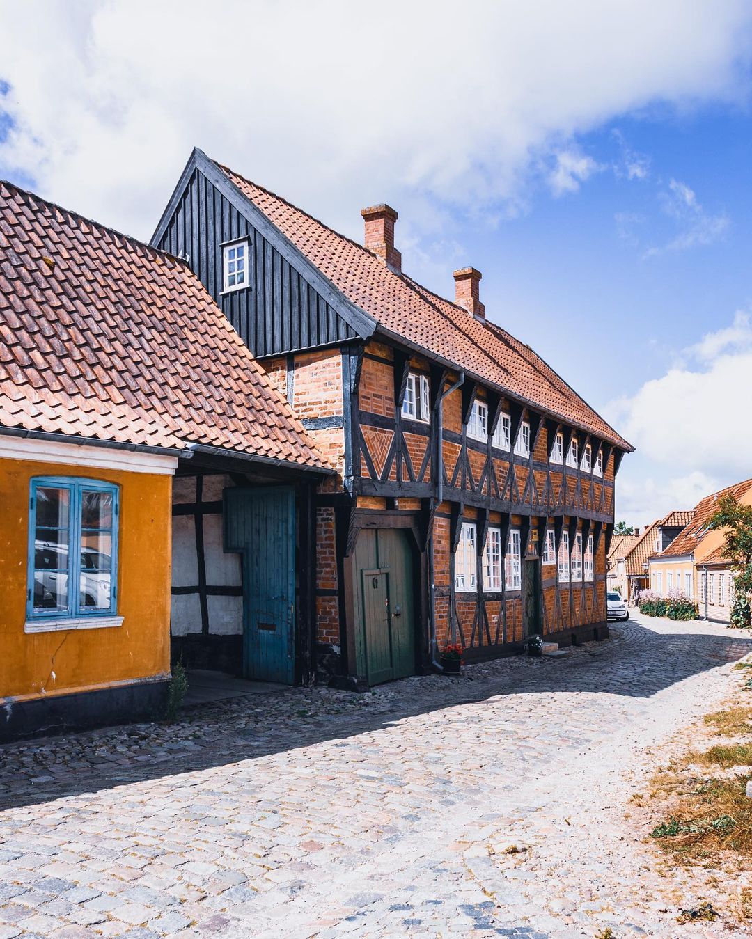 Улицы и архитектура Дании на снимках Адама Бросбеля