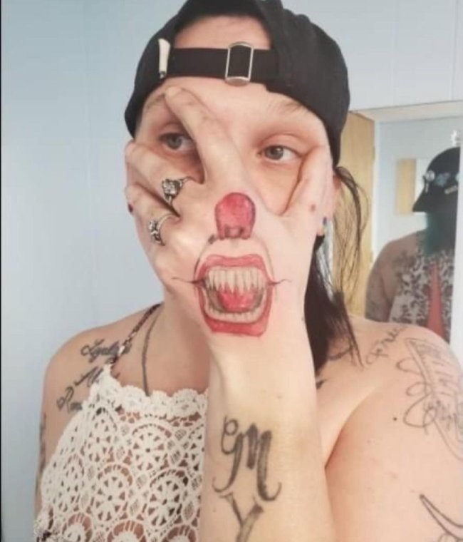 Подборка ужасных татуировок, которые хочется развидеть