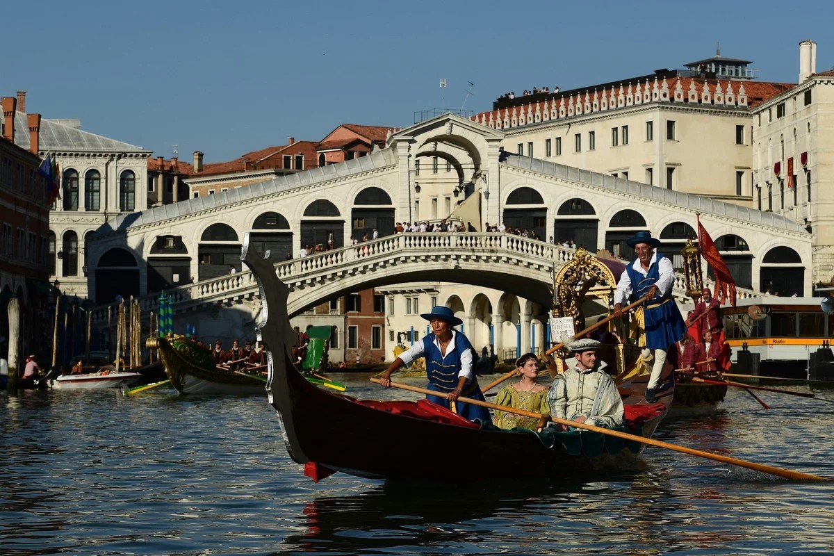 Ежегодная Историческая Регата прошла в Венеции