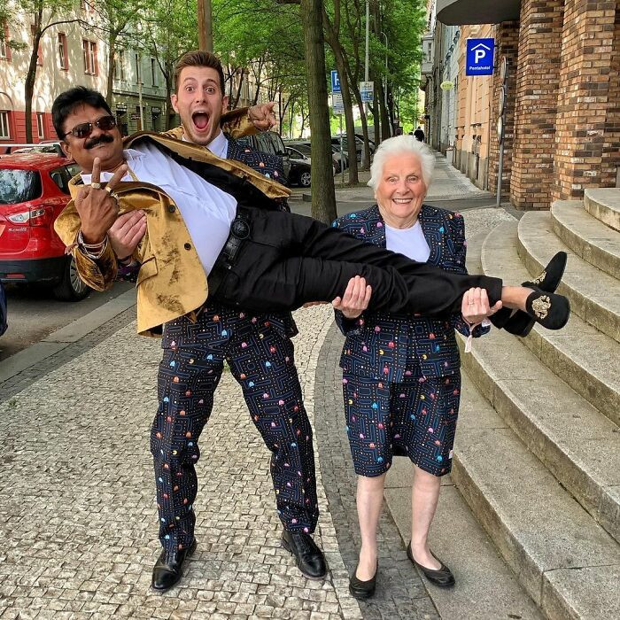 Бабушка и внук доказывают, что веселье не имеет ограничений по возрасту