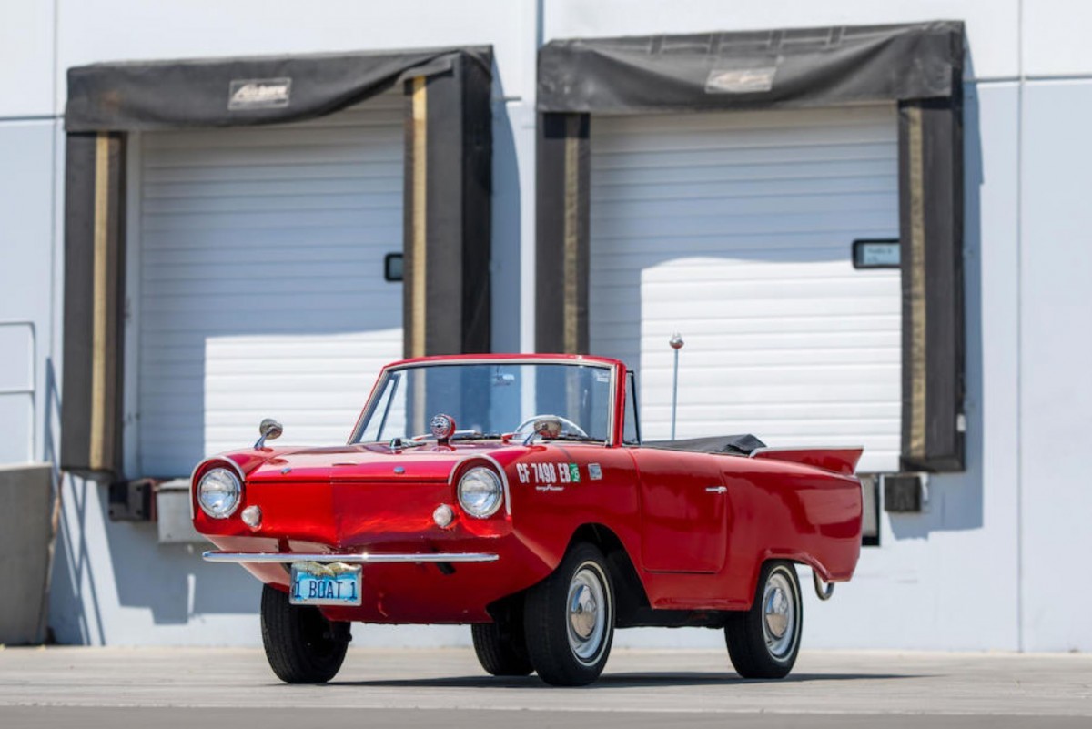 Кабриолет Amphicar 770 - плавающая машина из прошлого