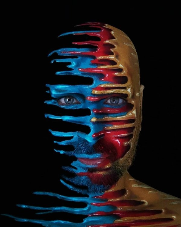 Художник создаёт оптические иллюзии, используя своё тело в качестве холста