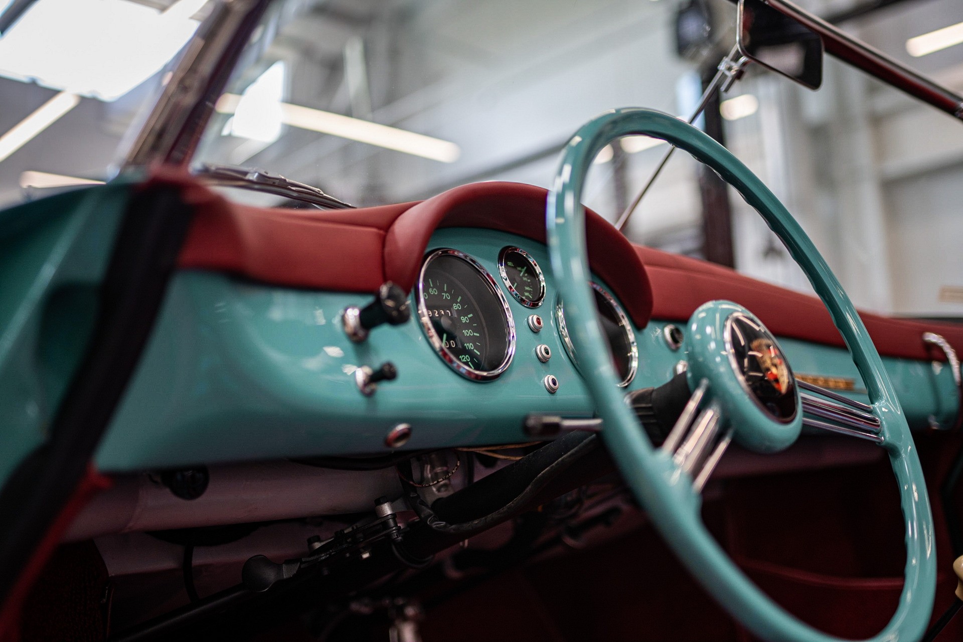 Отреставрированный Galpinized Porsche 356 Speedster 1955 года