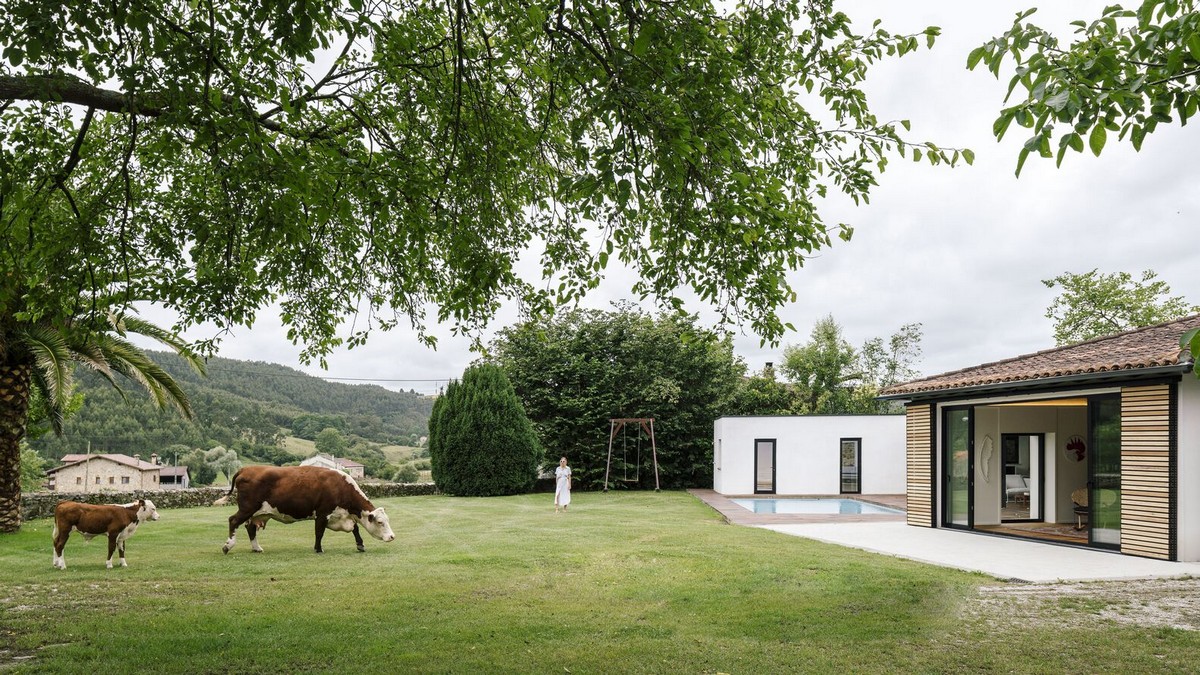 Реконструкция бывшей конюшни в загородный дом в Испании