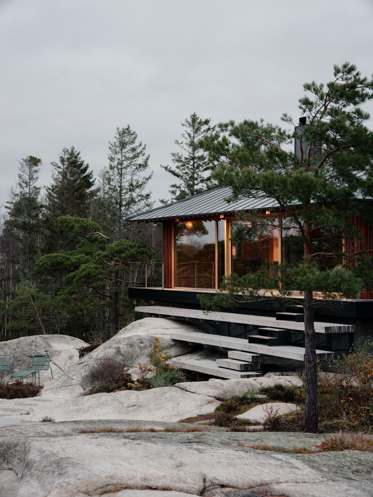 Дом выходного дня на берегу залива в Норвегии