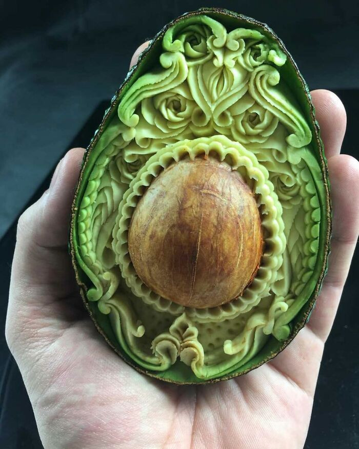 Восхитительные резные шедевры из авокадо от мастера по карвингу